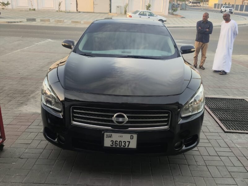 Nissan maxima 2010