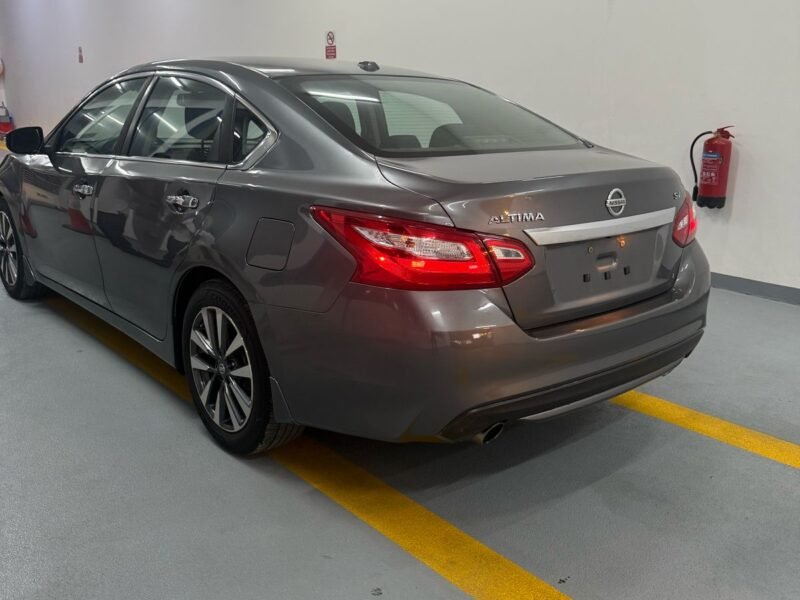 Nissan Altima SV – 2016